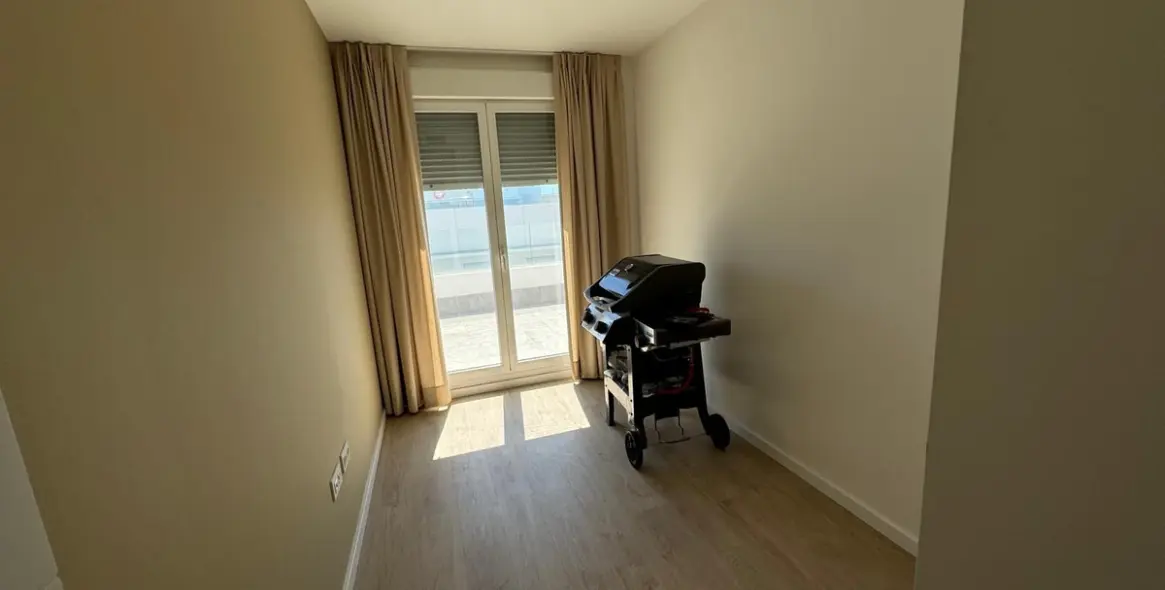 Long-term rent of penthouse in Nueva Andalucía 12