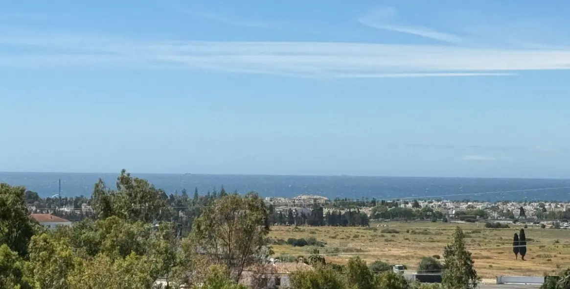 Long-term rent of penthouse in Nueva Andalucía 16