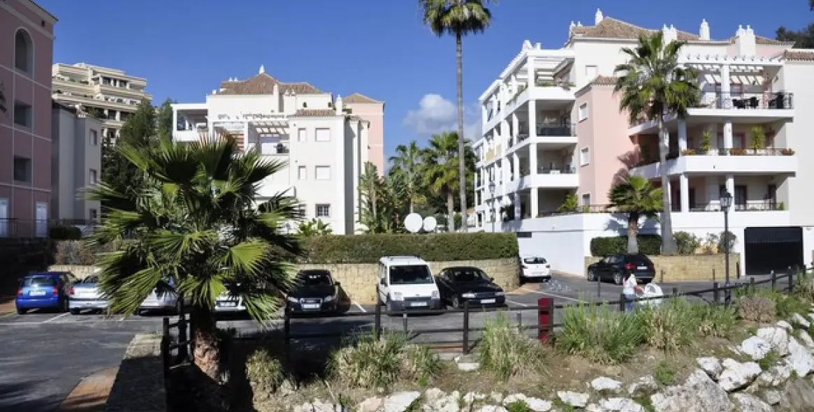 Alquiler a corto plazo de apartamento en planta baja en Nueva Andalucía 15