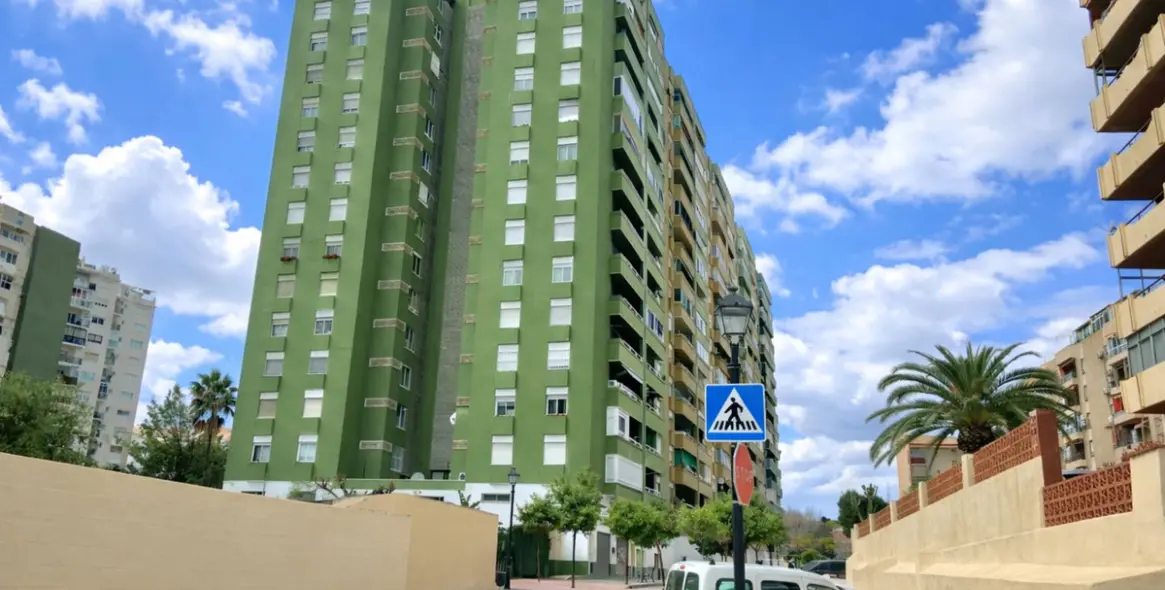 Продажа апартаментов на среднем этаже в Los Boliches 1