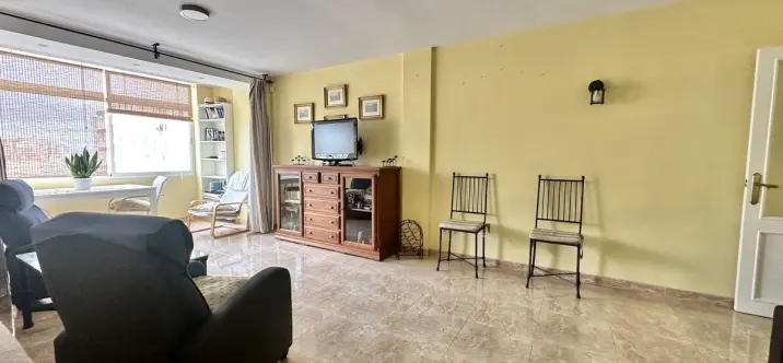 Sale of middle floor apartment in Los Boliches 2