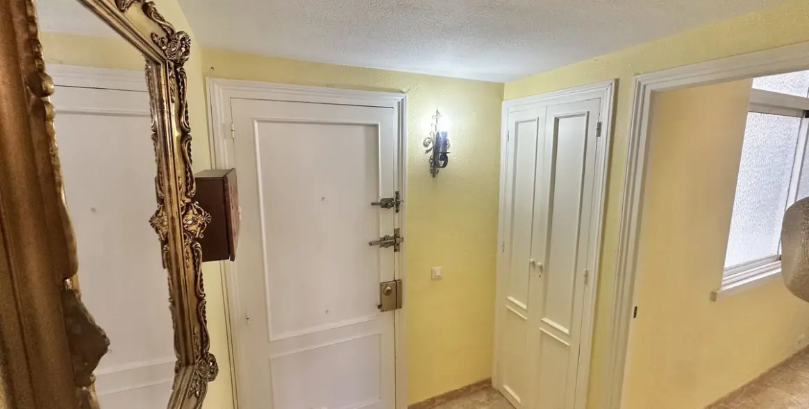 Sale of middle floor apartment in Los Boliches 21