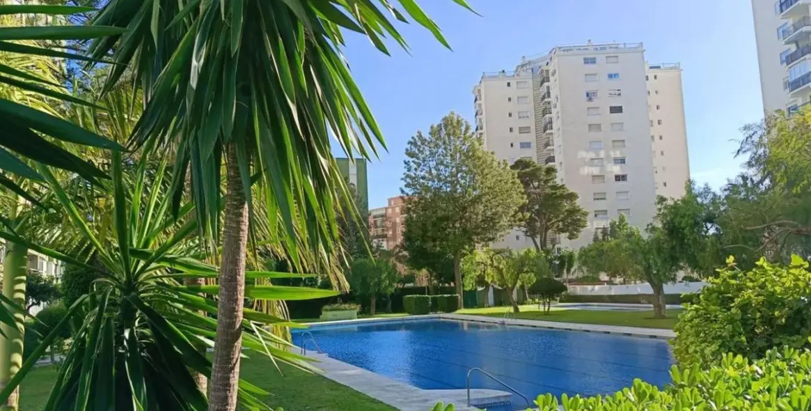 Sale of middle floor apartment in Los Boliches 25