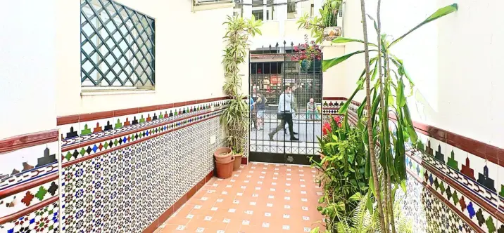 Sale of middle floor apartment in Estepona 1