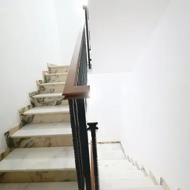 Sale of middle floor apartment in Estepona