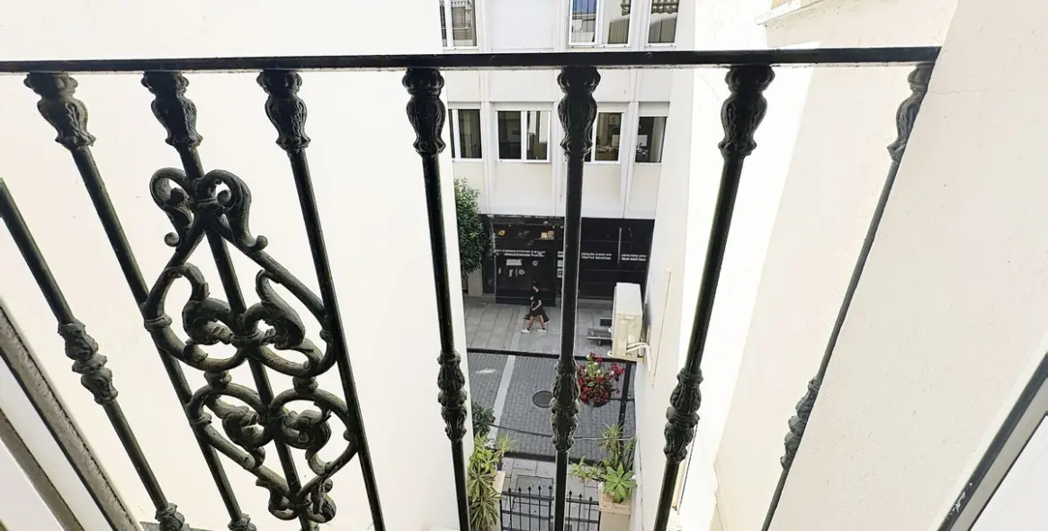 Sale of middle floor apartment in Estepona 13