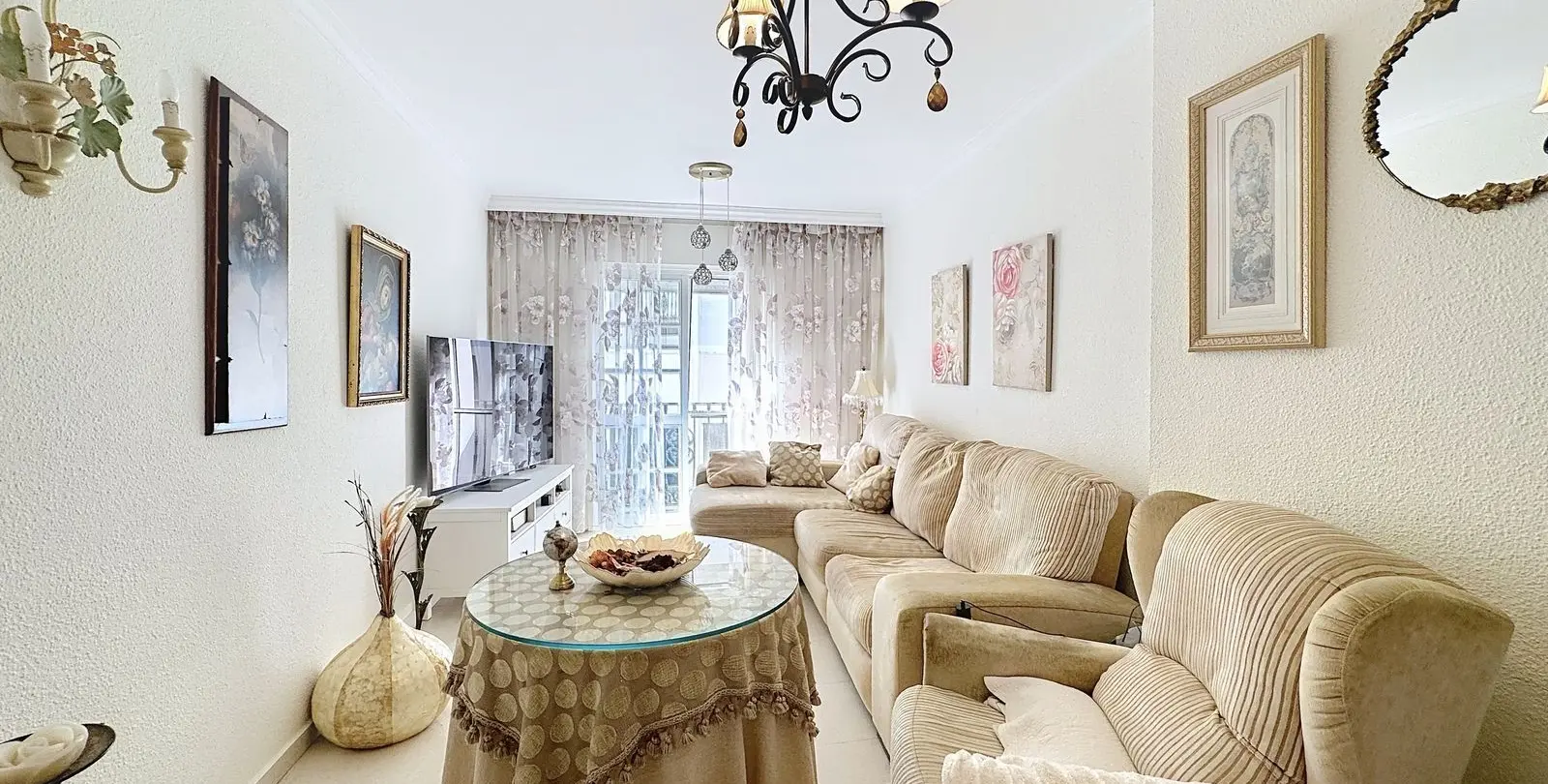 Sale of middle floor apartment in Estepona 5