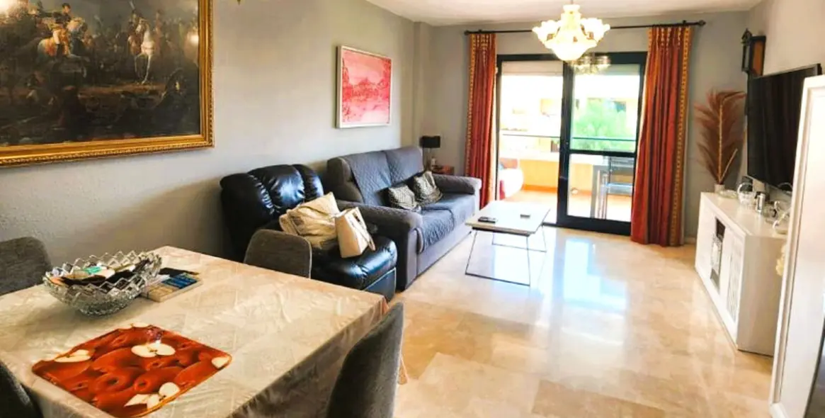 Продажа апартаментов на среднем этаже в Marbella 1