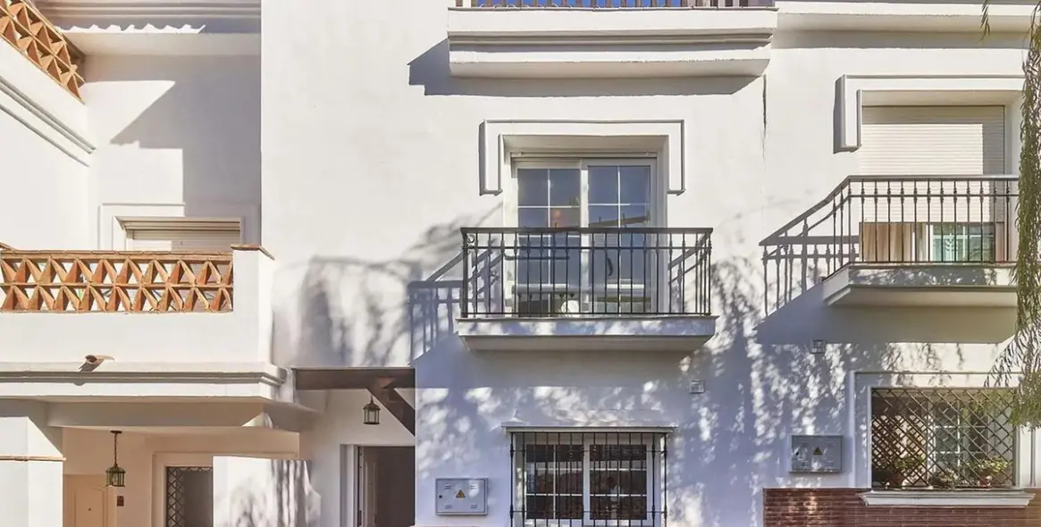 Sale of townhouse in Lauro Golf 1
