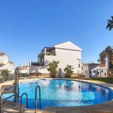 Sale of townhouse in Lauro Golf