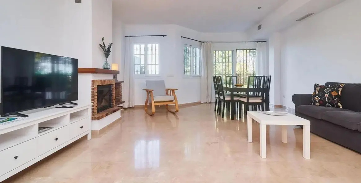 Sale of townhouse in Lauro Golf 4