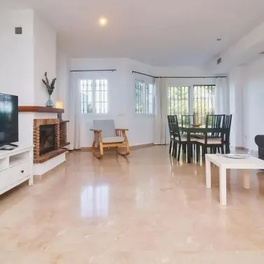 Sale of townhouse in Lauro Golf