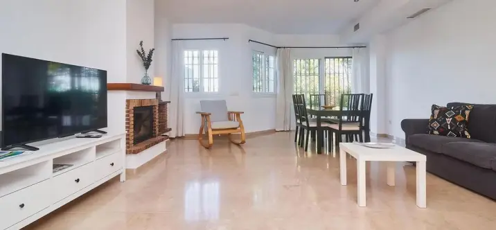 Sale of townhouse in Lauro Golf 3