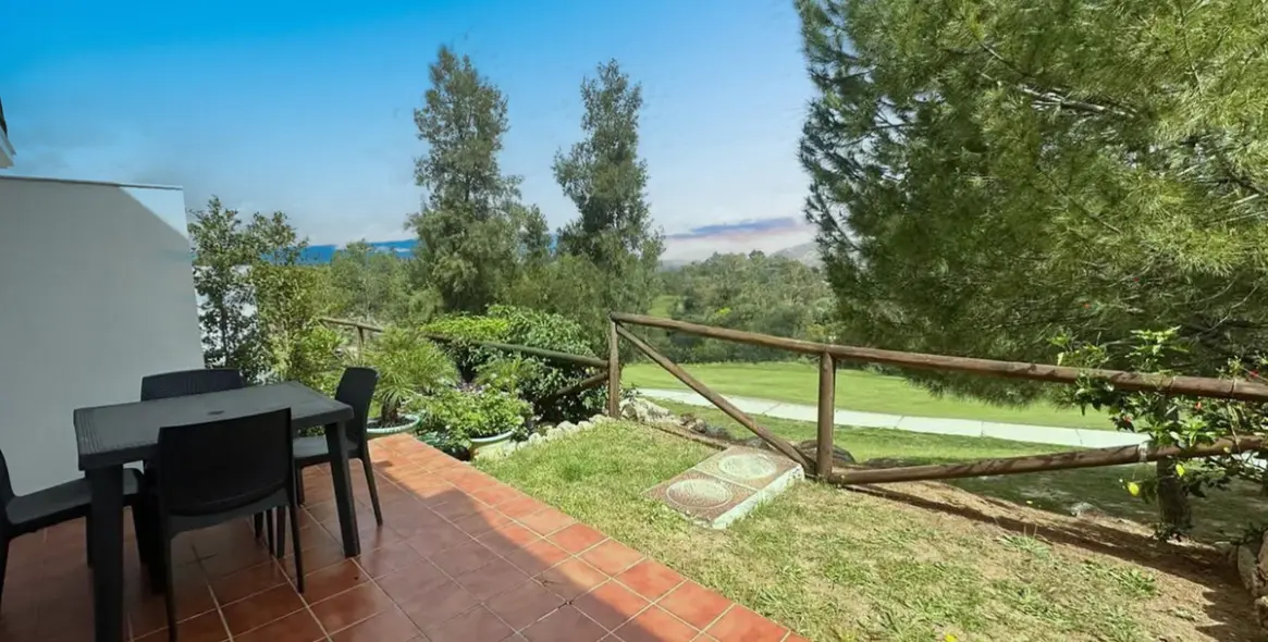 Sale of townhouse in Lauro Golf 6