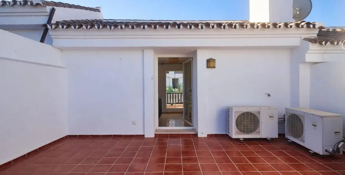 Sale of townhouse in Lauro Golf 9