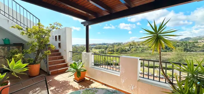 Продажа двухуровневого пентхауса в Los Arqueros 1