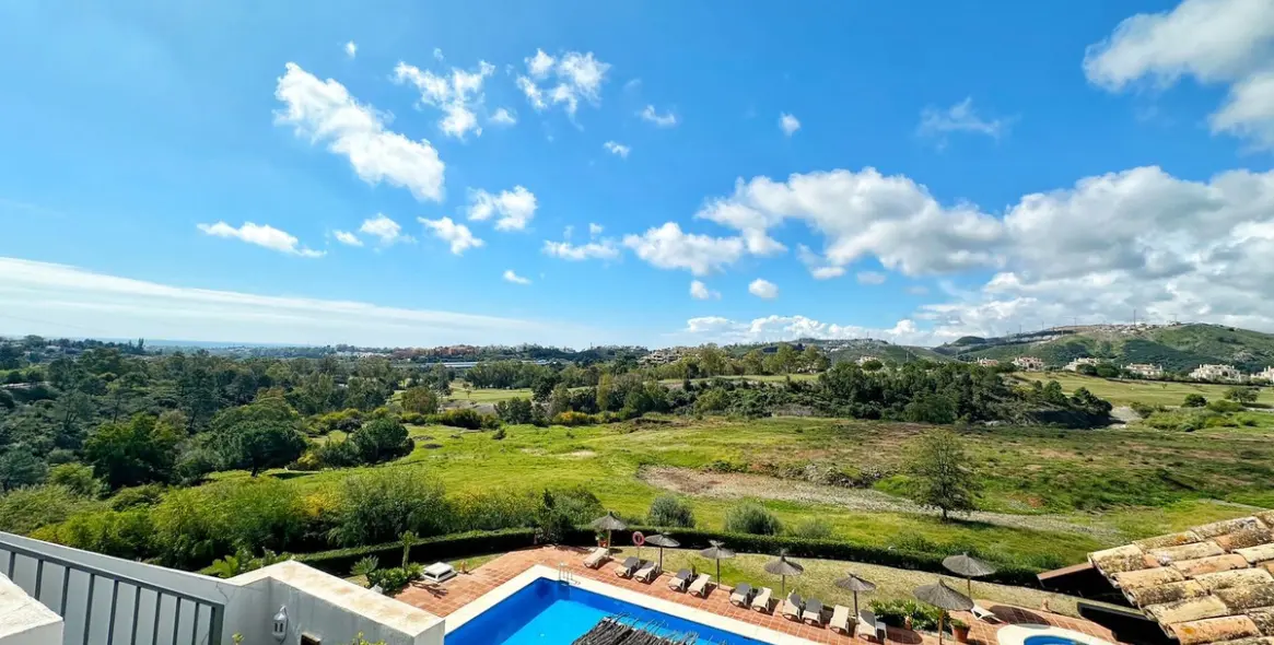 Продажа двухуровневого пентхауса в Los Arqueros 4