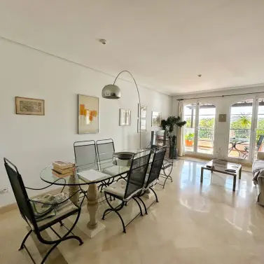 Продажа двухуровневого пентхауса в Los Arqueros