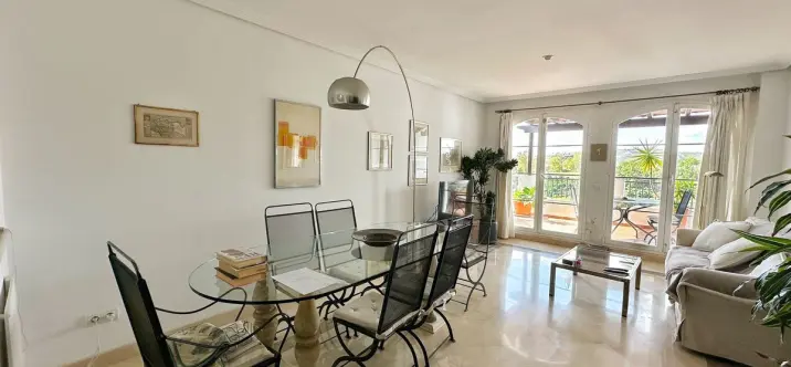 Продажа двухуровневого пентхауса в Los Arqueros 4