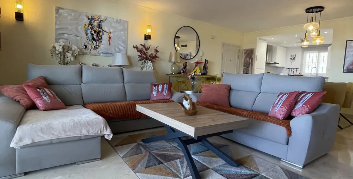 Продажа апартаментов на среднем этаже в Calahonda 23