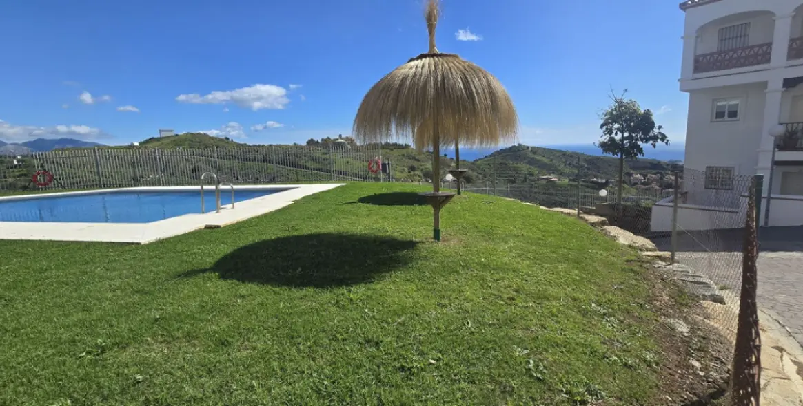 Продажа апартаментов на среднем этаже в Calahonda 25