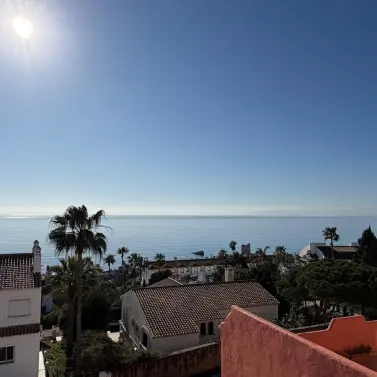 Продажа двухуровневого пентхауса в Casares Playa