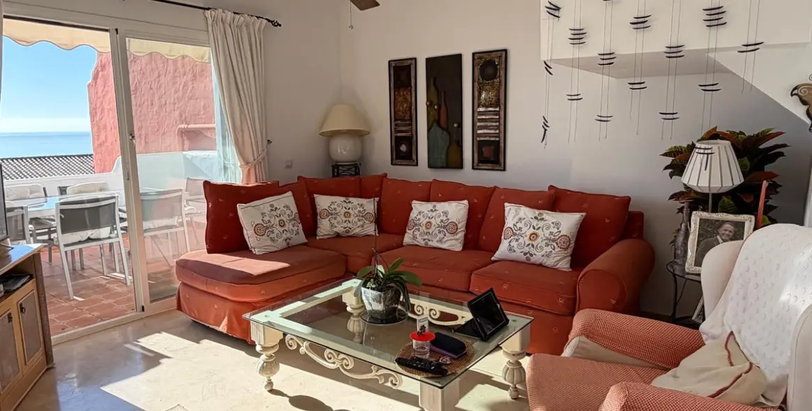 Продажа двухуровневого пентхауса в Casares Playa 3