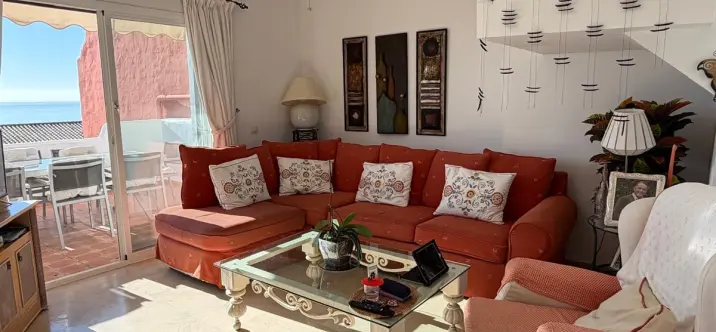 Продажа двухуровневого пентхауса в Casares Playa 2