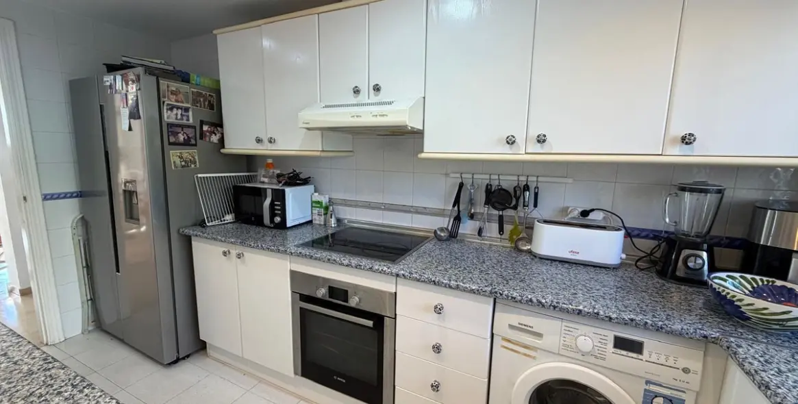 Продажа двухуровневого пентхауса в Casares Playa 10