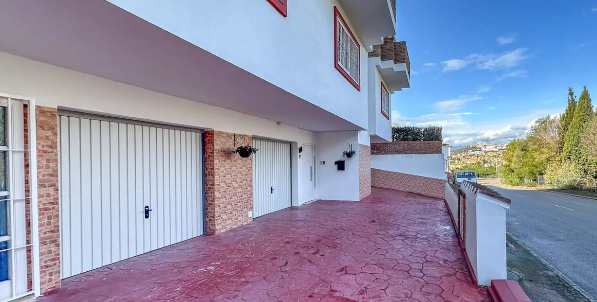 Sale of townhouse in Riviera del Sol 25