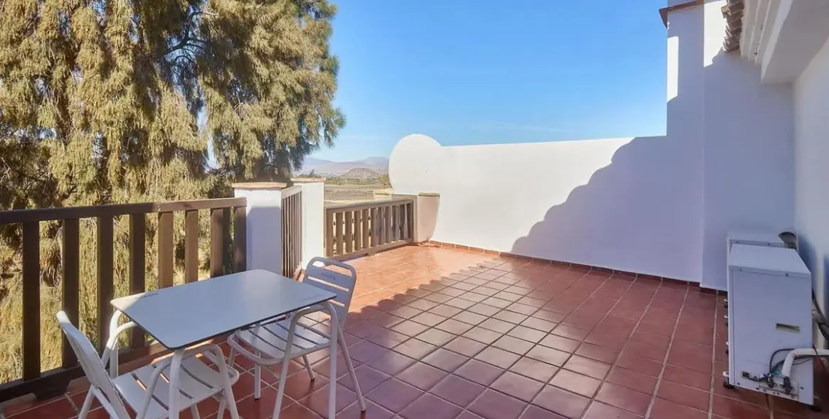Sale of townhouse in Lauro Golf 10