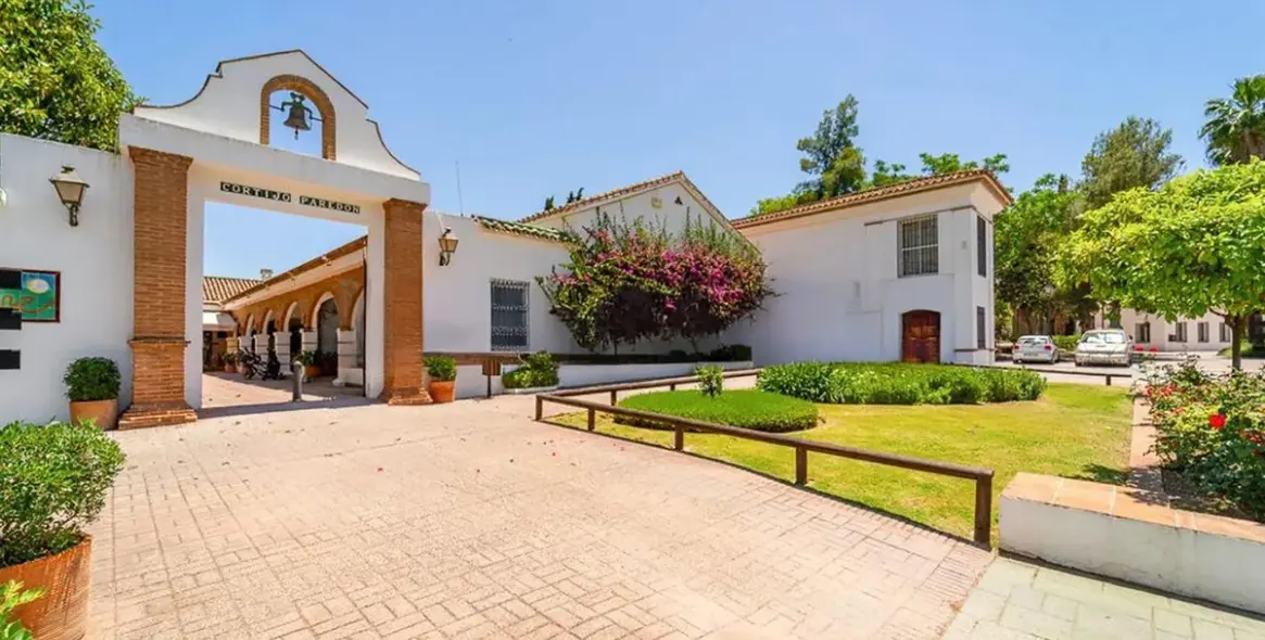 Sale of townhouse in Lauro Golf 16