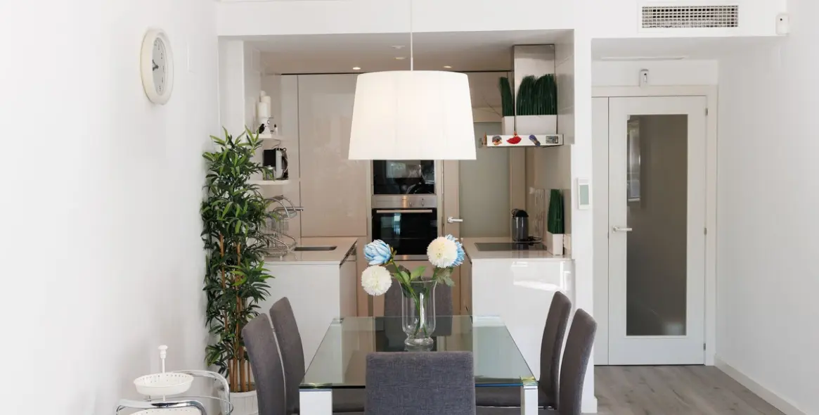 Sale of middle floor apartment in Benahavís 20