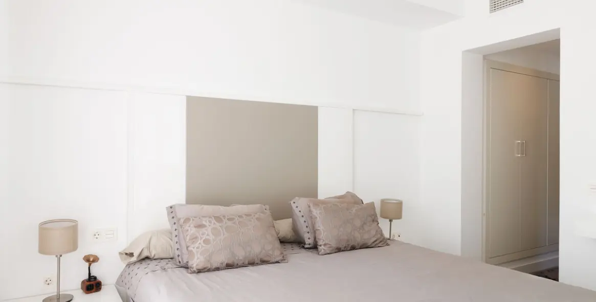 Sale of middle floor apartment in Benahavís 25