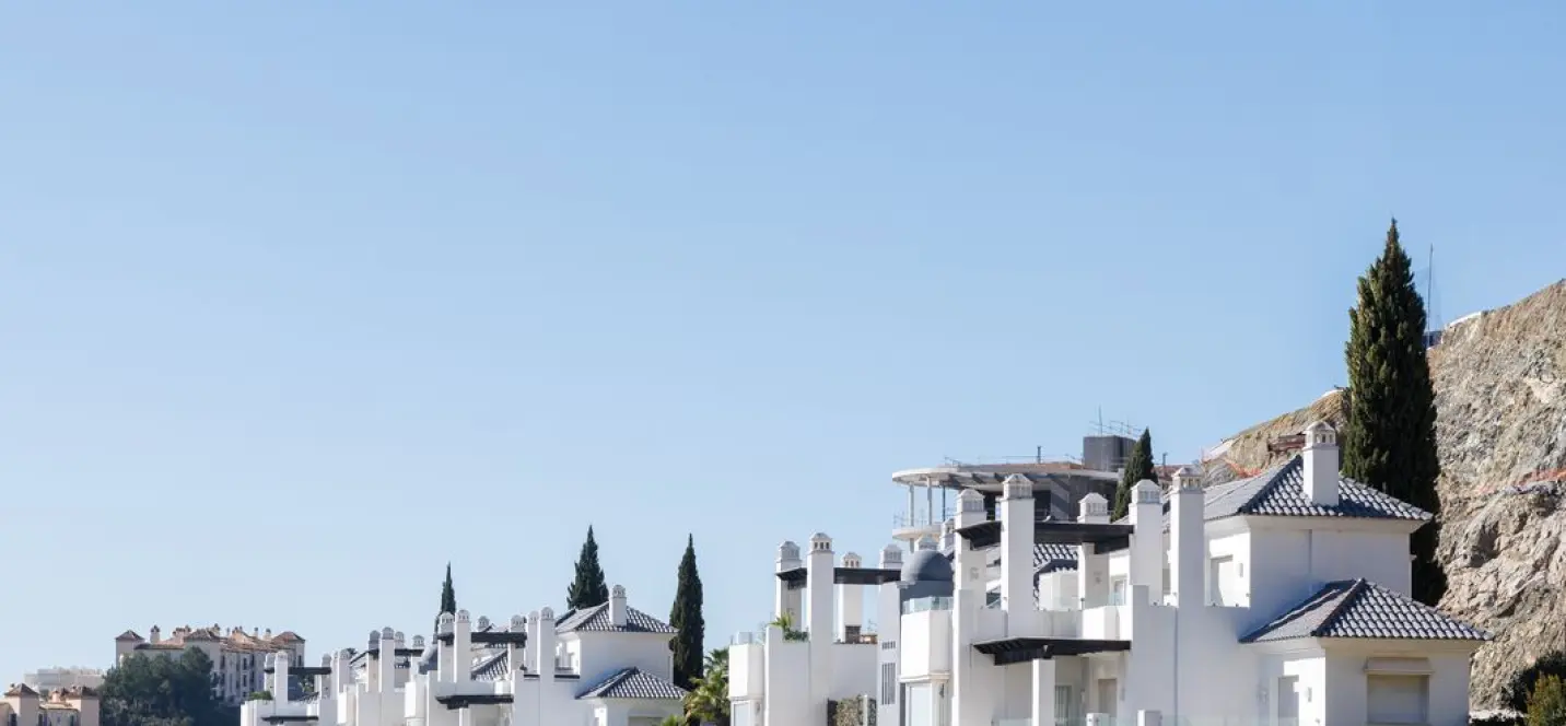 Sale of middle floor apartment in Benahavís 4