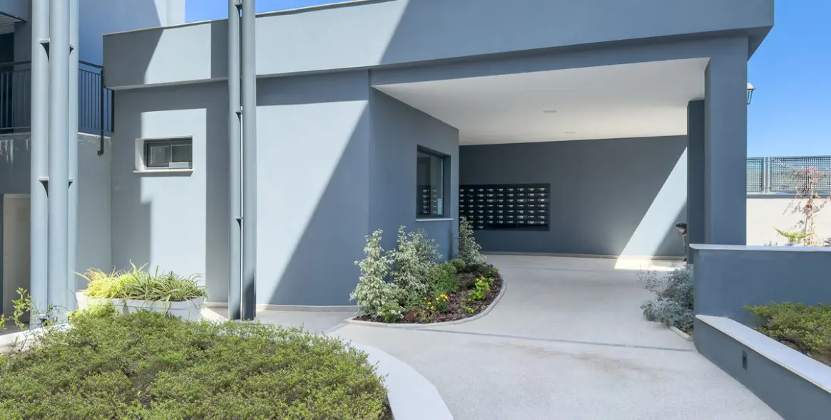 Sale of middle floor apartment in Selwo 15