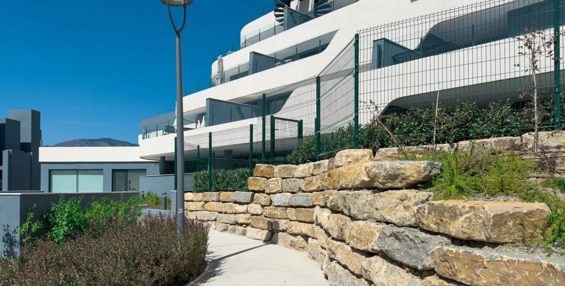 Sale of middle floor apartment in Selwo 17