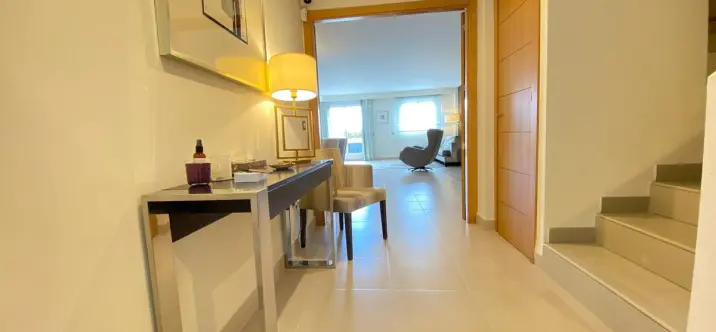 Sale of townhouse in Estepona 1