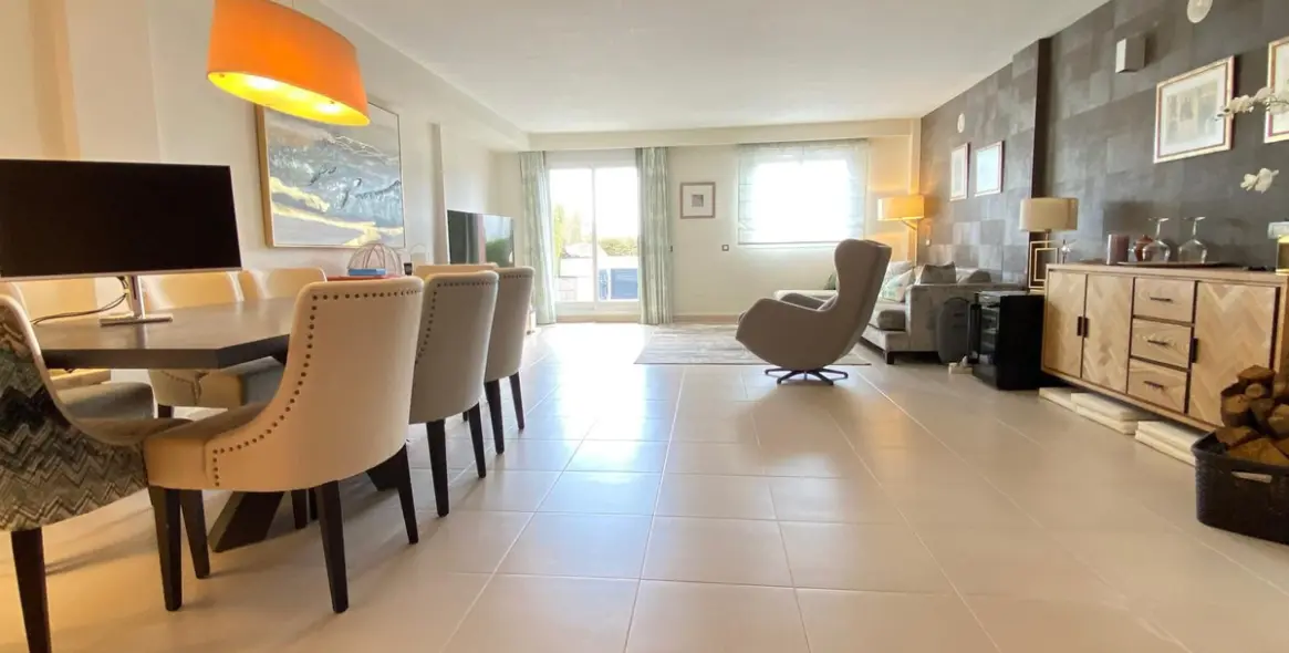 Sale of townhouse in Estepona 3