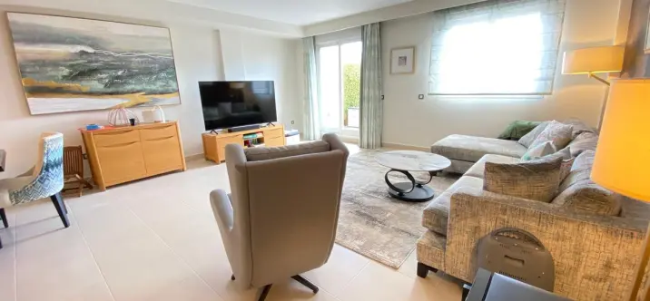 Sale of townhouse in Estepona 4