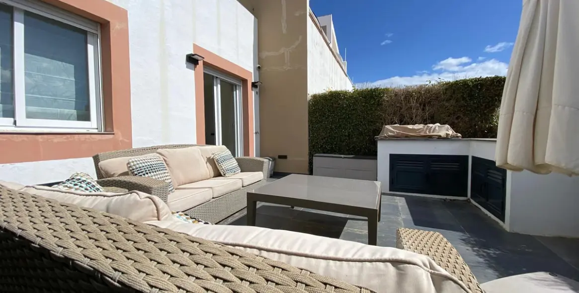 Sale of townhouse in Estepona 12