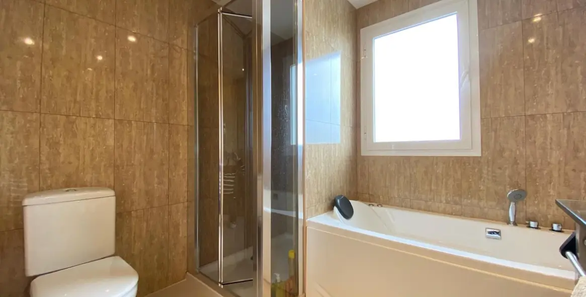 Sale of townhouse in Estepona 17