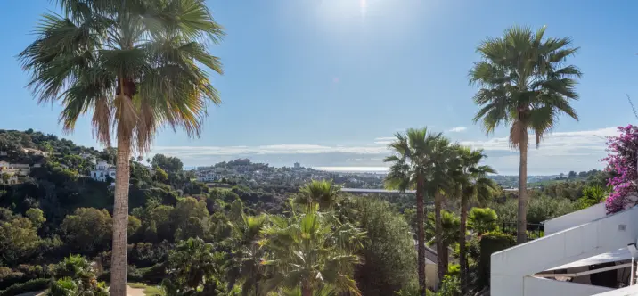 Sale of middle floor apartment in La Quinta 0