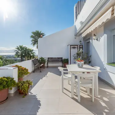 Sale of middle floor apartment in La Quinta