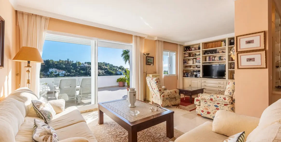 Sale of middle floor apartment in La Quinta 4