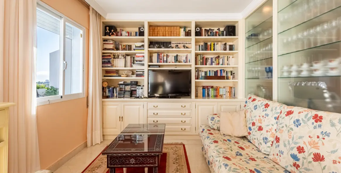 Sale of middle floor apartment in La Quinta 6