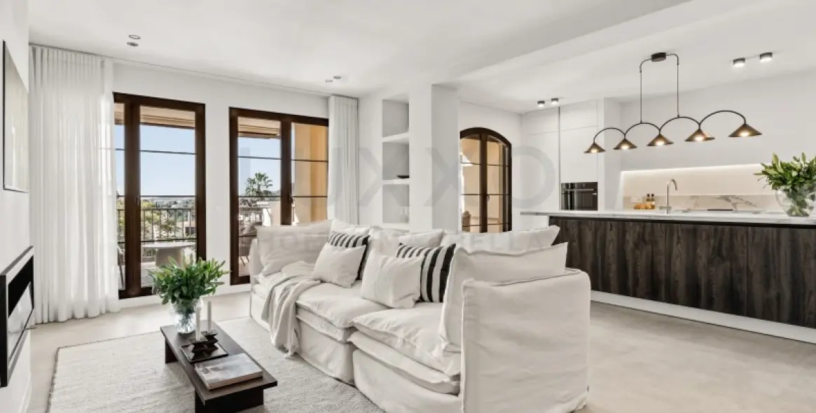 Sale of ground floor apartment in Benahavís 2