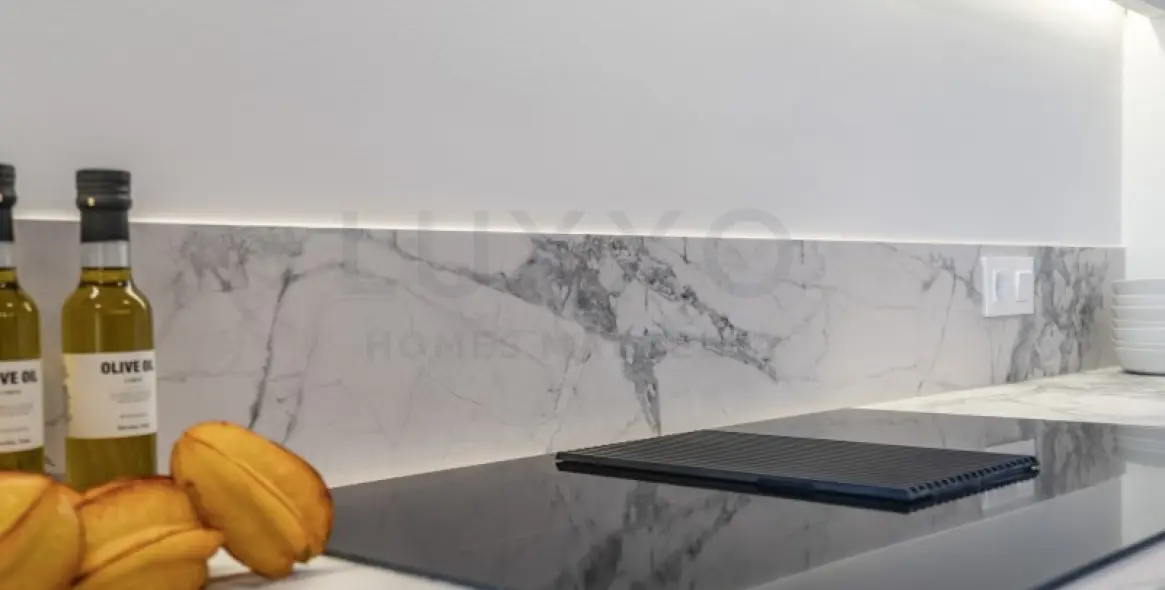 Sale of ground floor apartment in Benahavís 11