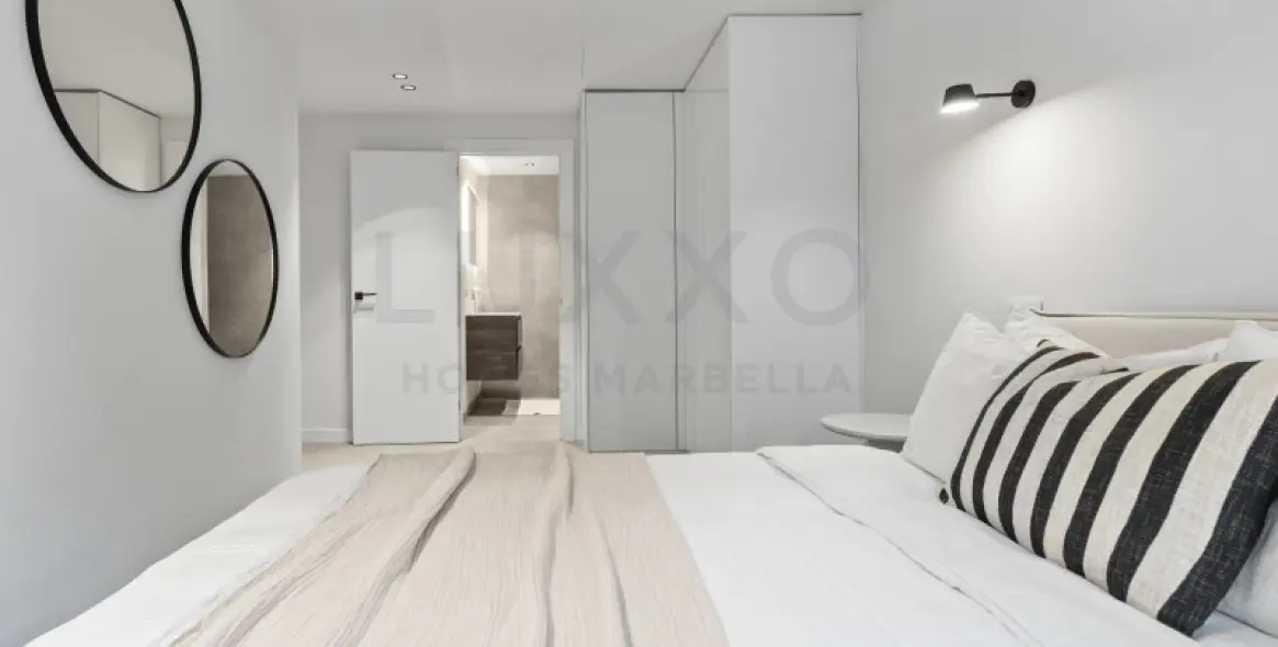 Sale of ground floor apartment in Benahavís 25