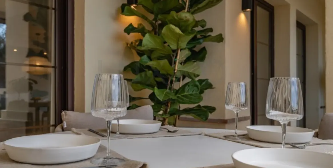 Sale of ground floor apartment in Benahavís 28